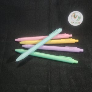 Stylos pastels à l’encre noire